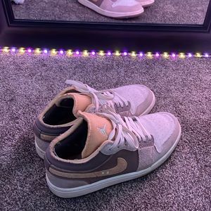2023 Air Jordan 1 Low SE Craft 'Inside Out Taupe Haze'